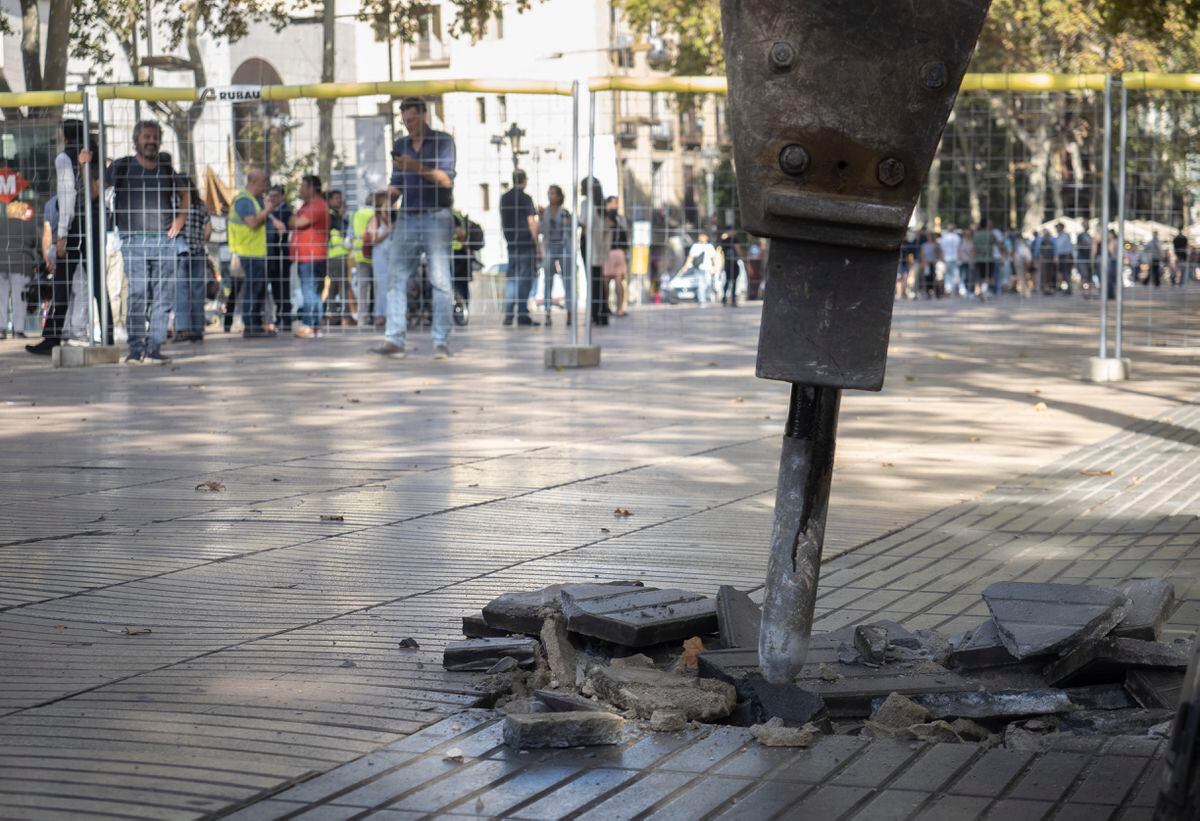 La Rambla De Barcelona Inicia Con Un Tramo De 150 Metros Una ...