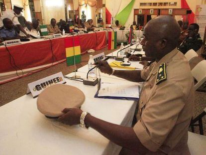 Jefes militares de las naciones africanas durante la reuni&oacute;n en Abiy&aacute;n el s&aacute;bado para planificar el apoyo en Mal&iacute;. 