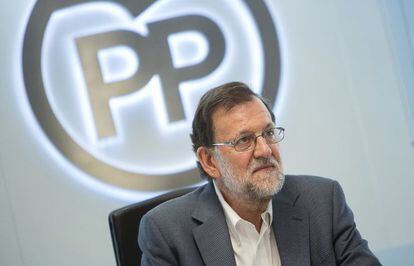Fotografía facilitada por el Partido Popular del presidente del Gobierno en funciones y del PP, Mariano Rajoy, durante la reunión del Comité de Dirección del partido
