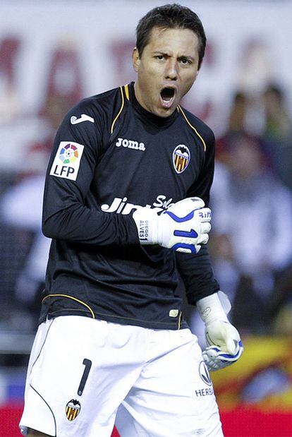 Diego Alves, durante el encuentro frente al Barça.