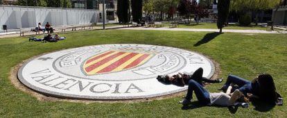Estudiantes en el campus de la Politécnica de Valencia.