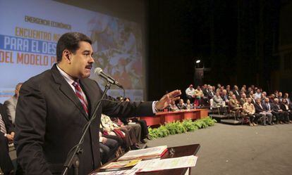 Nicol&aacute;s Maduro, durante una reuni&oacute;n con empresarios el pasado martes.