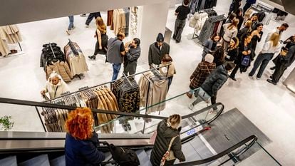 Nueva tienda de Zara en Róterdam (Países Bajos), inaugurada en noviembre. Es el mayor establecimiento de la marca en el mundo.