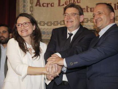 Los tres líderes políticos Ximo Puig, Mónica Oltra, y Rubén Martínez Dalmau desbloquearon el pacto minutos antes de iniciarse la sesión de investidura