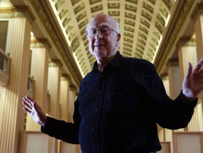 El f&iacute;sico Peter Higgs en la Universidad de Edimburgo.