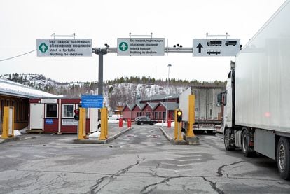 Some Russian trucks, at the end of April at the Storskog border post.