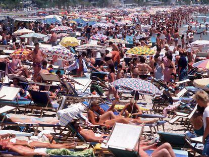Una playa de Palma de Mallorca en 1978.