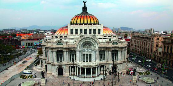 Fachada del palacio de Bellas Artes de México, sede cultural de referencia del país.