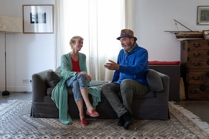 Los escritores de viajes Patricia Almarcegui y Jordi Esteva durante la conversación.