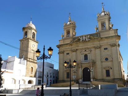 Simulación del aspecto que tendría la Iglesia Mayor de Chiclana con las dos torres.