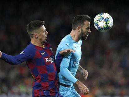 Lenglet ante Husbauer en el Barcelona-Slavia Praga.