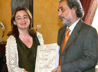 Mar Moreno, presidenta del Parlamento, y José Chamizo, en 2005.
