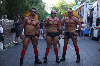 Participantes en el inicio de la marcha del Orgullo en Madrid.