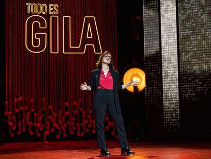 La humorista Ana Morgade, durante su actuación en el espectáculo 'Todo es Gila'.