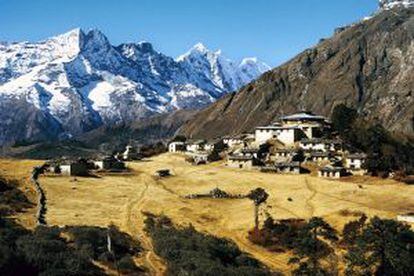 Vista del pueblo de Tengboche, en la región del Khumbu, en el Himalaya de Nepal.