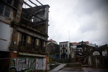 En 2011 el Gobierno gallego declaró el barrio de Ferrol Vello como Bien de Interés Cultural. A pesar de ello, las rehabilitaciones de los edificios siguen sin llegar y sus edificios cada vez presentan un estado más lánguido.