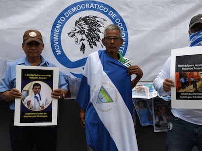 Una manifestación contra la represión en Nicaragua, este 19 de agosto, ante la embajada nicaragüense en Costa Rica.