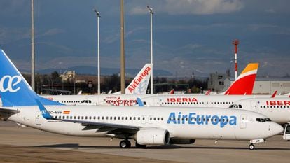 Aviones de Air Europa y de Iberia en el aeropuerto de Madrid-Barajas.