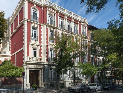 El edificio que ha vendido Axiare en la Calle Fernando el Santo (Madrid) en una foto de archivo.