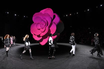 Desfile de la colección de Chanel para el otoño-invierno, celebrado este 7 de marzo durante la semana de la moda de París.