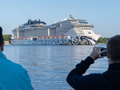El crucero MSC Euribia llega a la ciudad de Kiel (Alemania), el pasado 10 de junio.