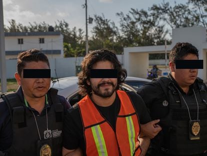 Marlon Botas durante su traslado a una Unidad Judicial de Atención Temprana, en Veracruz, el 3 de junio de 2022.