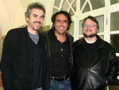 Los directores mexicanos Guillermo del Toro, Alejandro González Iñárritu y Alfonso Cuarón, cuates desde hace décadas, forman el trío de mayor éxito de la cinematografía mundial