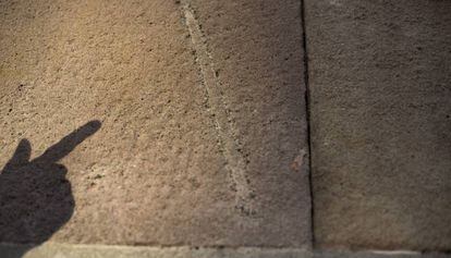 Un icnof&oacute;sil descubierto en la fachada del Palau de la Justicia de Barcelona