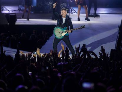 Alejandro Sanz, ayer por la noche en el Monte do Gozo (Santiago).