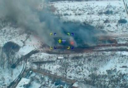 Still from the video released by the Russian Ministry of Defense of the impact of the Kinzhal missile launched this Saturday.