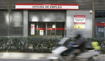 Oficina de empleo del Paseo de las Acacias de Madrid. 