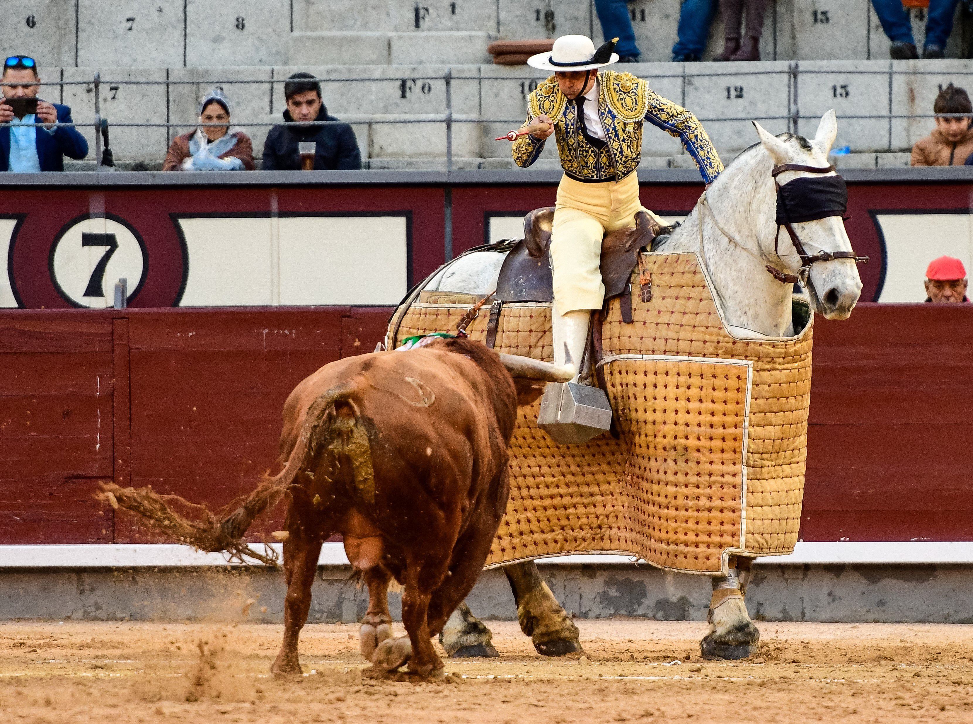 Un torero a caballo llamado Aurelio Cruz