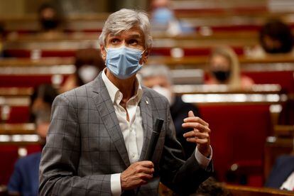 El consejero de Salud, Josep Maria Argimon, en un pleno del Parlament en julio.