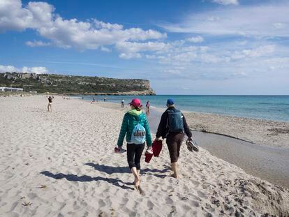Playa de Son Bou en Alaior, Menorca, en abril pasado.
