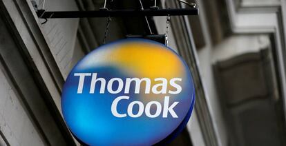 El logo de la compañía Thomas Cook en una de sus sedes en Londres.