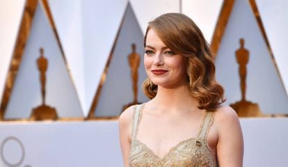 Emma Stone en la alfombra roja de los Oscars 2017