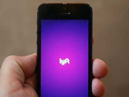 Aplicaci&oacute;n de Lyft en un m&oacute;vil. 