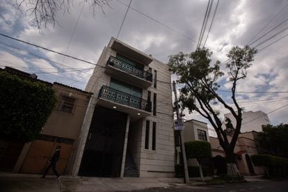 Fachada del edificio Cordobanes 54 en la colonia Insurgente San José del Ayuntamiento de Benito Juárez.