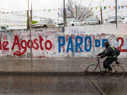 Una pintada de la huelga general en Uruguay. 