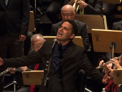 DePedro durante su concierto con la Banda Municipal de Madrid en el Teatro Real de Madrid 