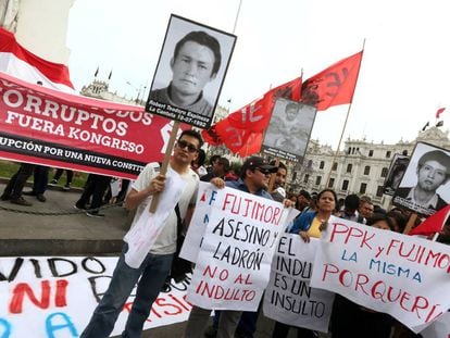 Protestas contra el indulto a Fujimori este lunes en Lima.