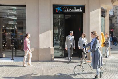 CaixaBank dispone de la red de cajeros más extensa de España, con 12.700 terminales.