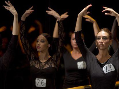 Bailarinas en la prueba para la plaza libre en el Ballet Flamenco de Andalucía.