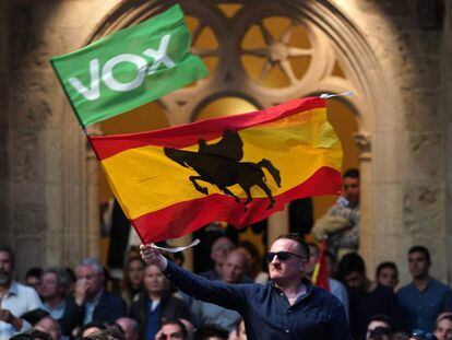 Militantes de Vox en un mitin celebrado en Burgos el 14 de abril.