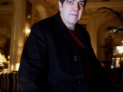El escritor Eduardo Lago, en Barcelona.