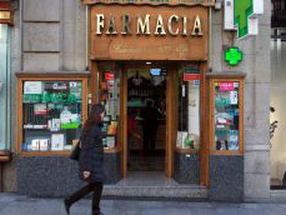 Fachada de una farmacia en Madrid.