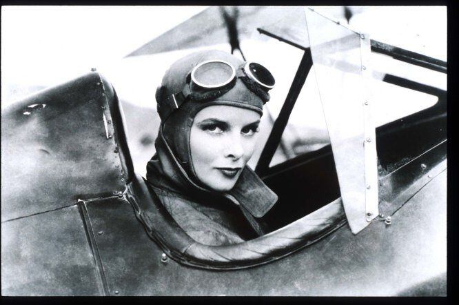 Katharine Hepburn ejerce de piloto en 'Christopher Strong' (1933).