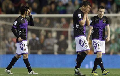 Sastre, Rueda y Rukavina se lamentan por la derrota en Mestalla.