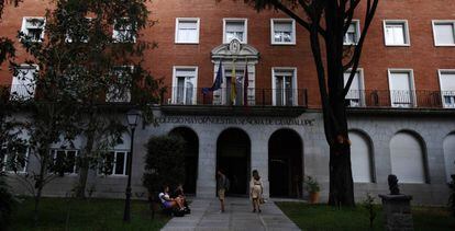Fachada del Colegio Mayor Nuestra Señora de Guadalupe, en Madrid.