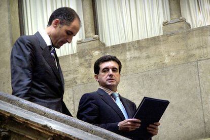 Francisco Camps y Jaume Matas en septiembre de 2003, al término de una reunión mantenida cuando los dos presidían la Comunidad Valenciana y el Gobierno balear, respectivamente.